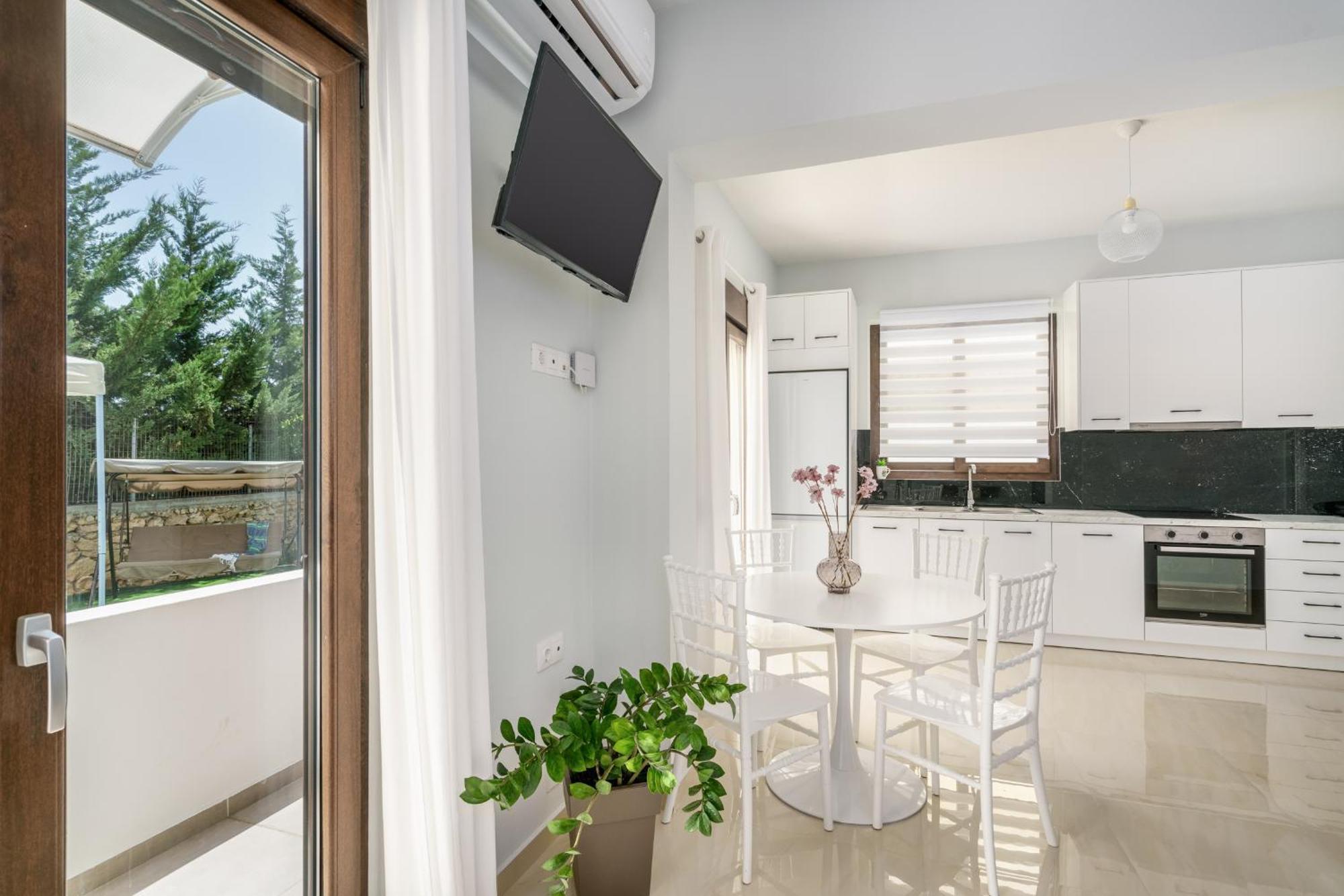 Domus Luxury Suite Atsipopoulo Bagian luar foto